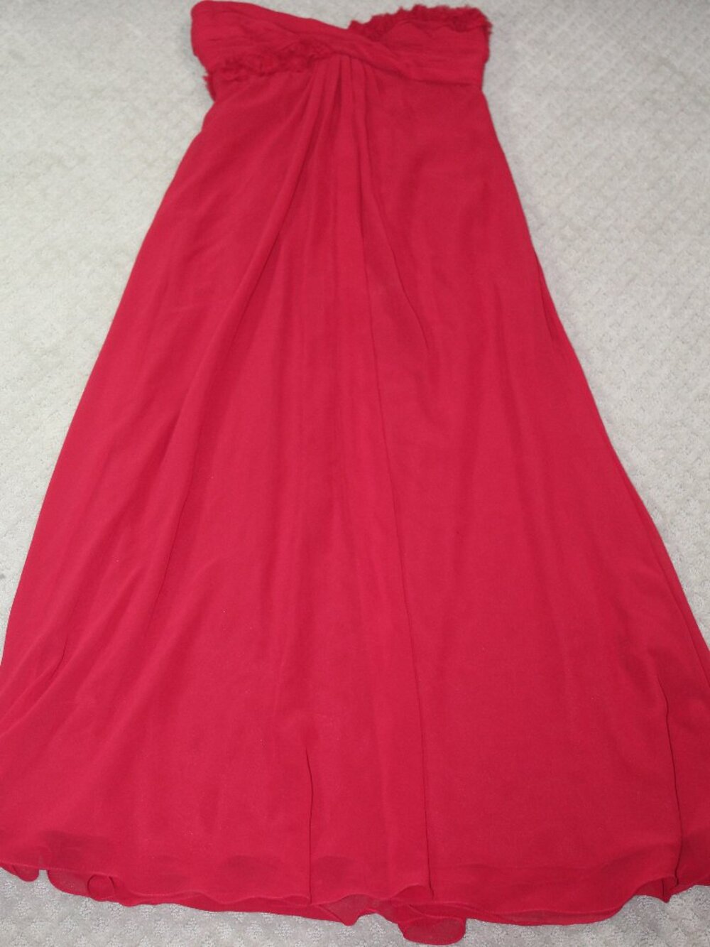 Monique Lhuillier Size 6 Cranberry Red Chiffon Strapless Ruched Top Formal Dress